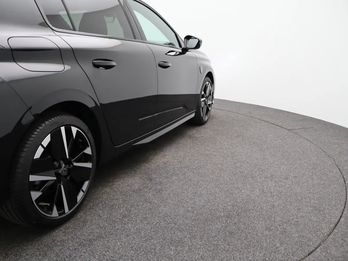 GT Hybrid 145 Apple Carplay | 8 Jaar Garantie | 360* Camera | PDC V+A | Dodehoekbewaking | 18" Lichtmetalen Velgen