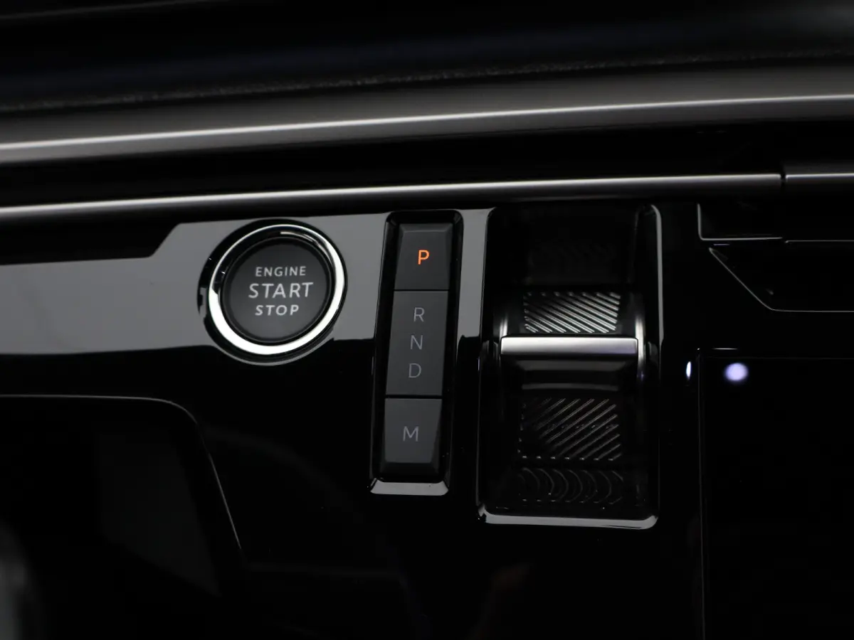 1.2 Hybrid 136 Allure | 7-zits | Carplay | Adaptieve cruise | 360* Camera | Clima | PDCV+A |