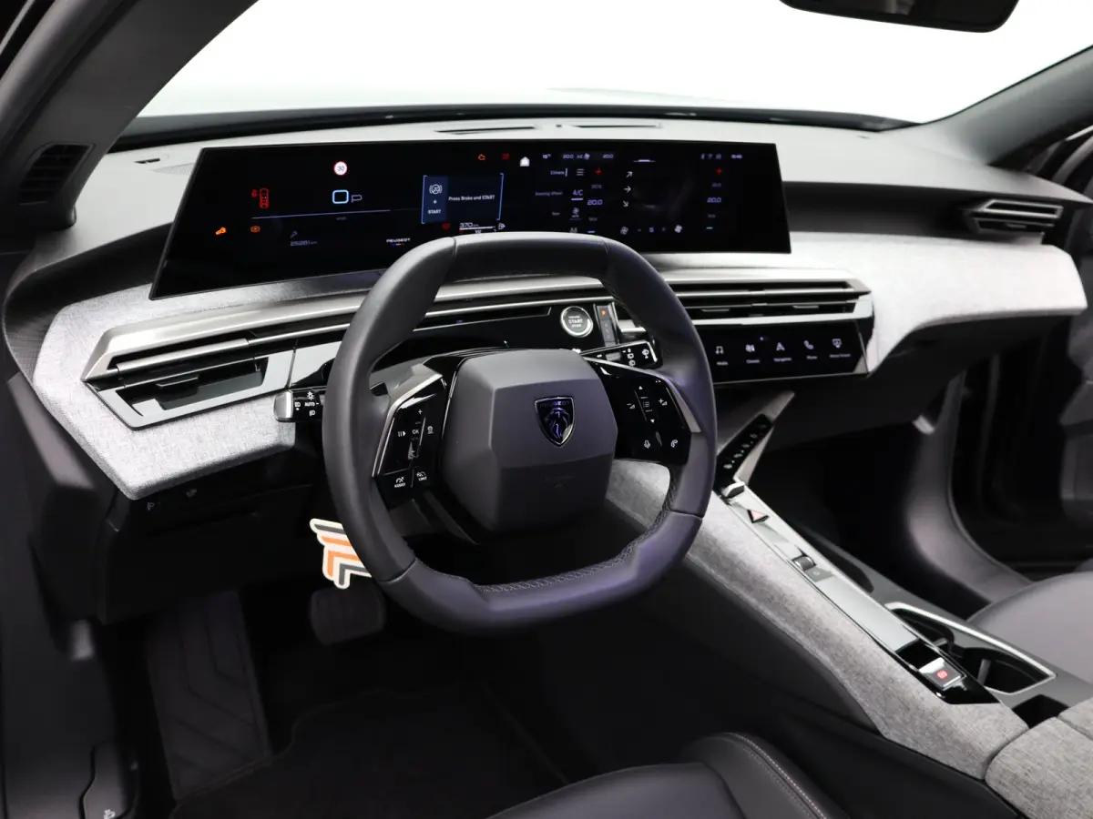 1.2 Hybrid 136 Allure | 7-zits | Carplay | Adaptieve cruise | 360* Camera | Clima | PDCV+A |