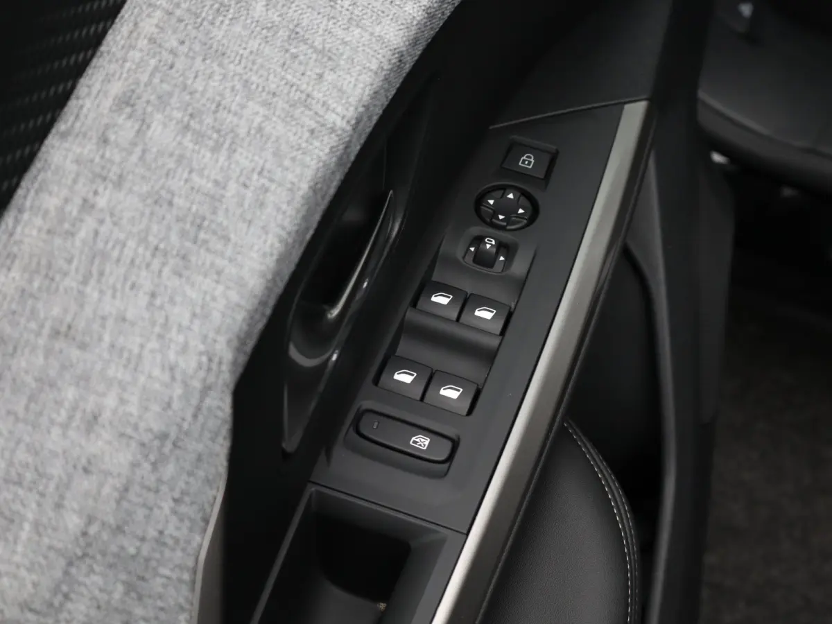 1.2 Hybrid 136 Allure | 7-zits | Carplay | Adaptieve cruise | 360* Camera | Clima | PDCV+A |