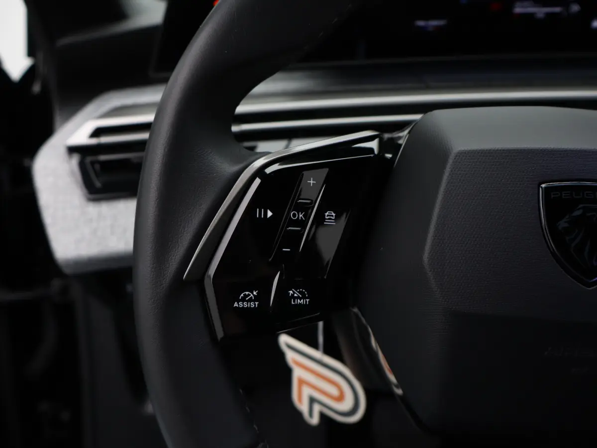 1.2 Hybrid 136 Allure | 7-zits | Carplay | Adaptieve cruise | 360* Camera | Clima | PDCV+A |