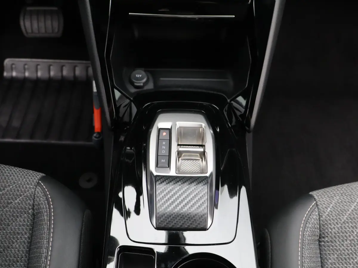 1.2 Hybrid 145 Allure | Apple Carplay | Camera | Adaptieve Cruise Control | Dodehoekdetectie | PDC V+A