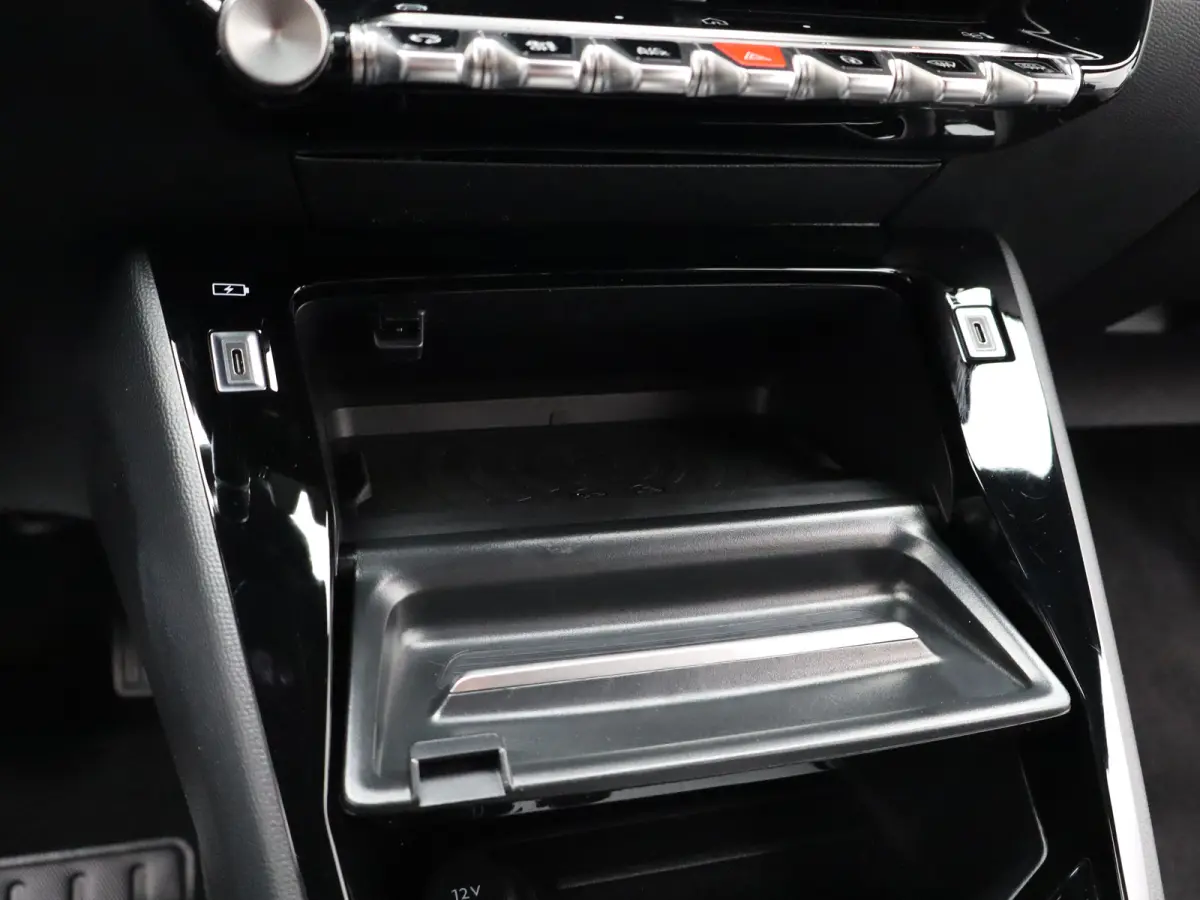1.2 Hybrid 145 Allure | Apple Carplay | Camera | Adaptieve Cruise Control | Dodehoekdetectie | PDC V+A