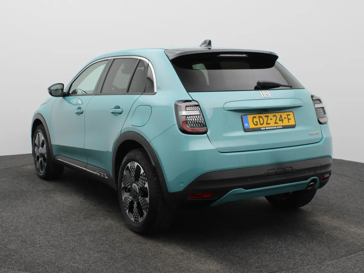 1.2 Hybrid La Prima | Camera | Steolverwarming | Elektrisch Verstelbare Bestuurdersstoel | Massagefunctie | Apple Carplay/Android Auto | Navigatie | Parkeersensoren Voor en Achter | Cruise C