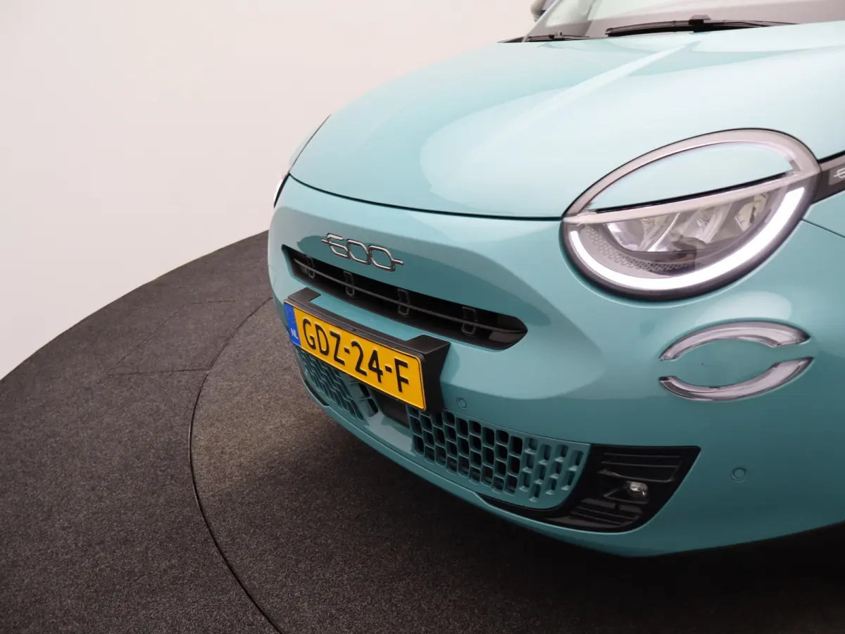 1.2 Hybrid La Prima | Camera | Steolverwarming | Elektrisch Verstelbare Bestuurdersstoel | Massagefunctie | Apple Carplay/Android Auto | Navigatie | Parkeersensoren Voor en Achter | Cruise C