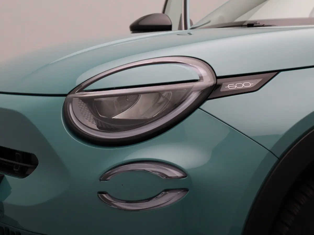 1.2 Hybrid La Prima | Camera | Steolverwarming | Elektrisch Verstelbare Bestuurdersstoel | Massagefunctie | Apple Carplay/Android Auto | Navigatie | Parkeersensoren Voor en Achter | Cruise C