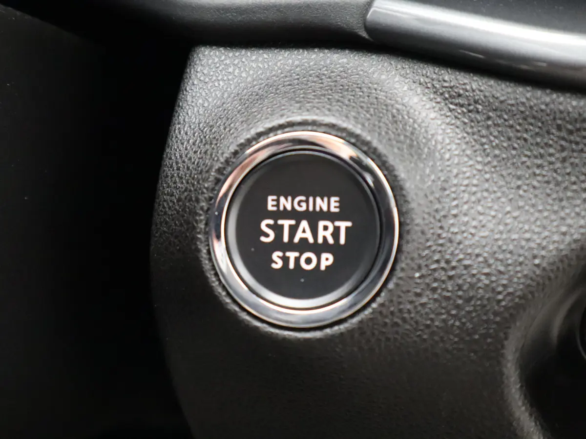 1.2 Hybrid La Prima | Camera | Steolverwarming | Elektrisch Verstelbare Bestuurdersstoel | Massagefunctie | Apple Carplay/Android Auto | Navigatie | Parkeersensoren Voor en Achter | Cruise C