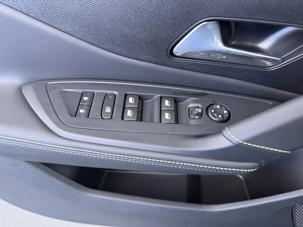 | Demo Deal | FULL OPTION | 1.6 Plug-in Hybrid 195 GT | Audio installatie | Dodehoek detectie | Matrix LED koplampen