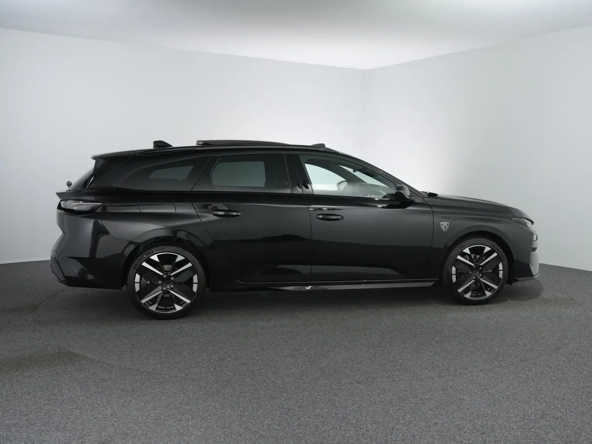 GT | Driver Sport Pack | Elektrische parkeerrem | Extra getinte achterste zijruiten en achterruit