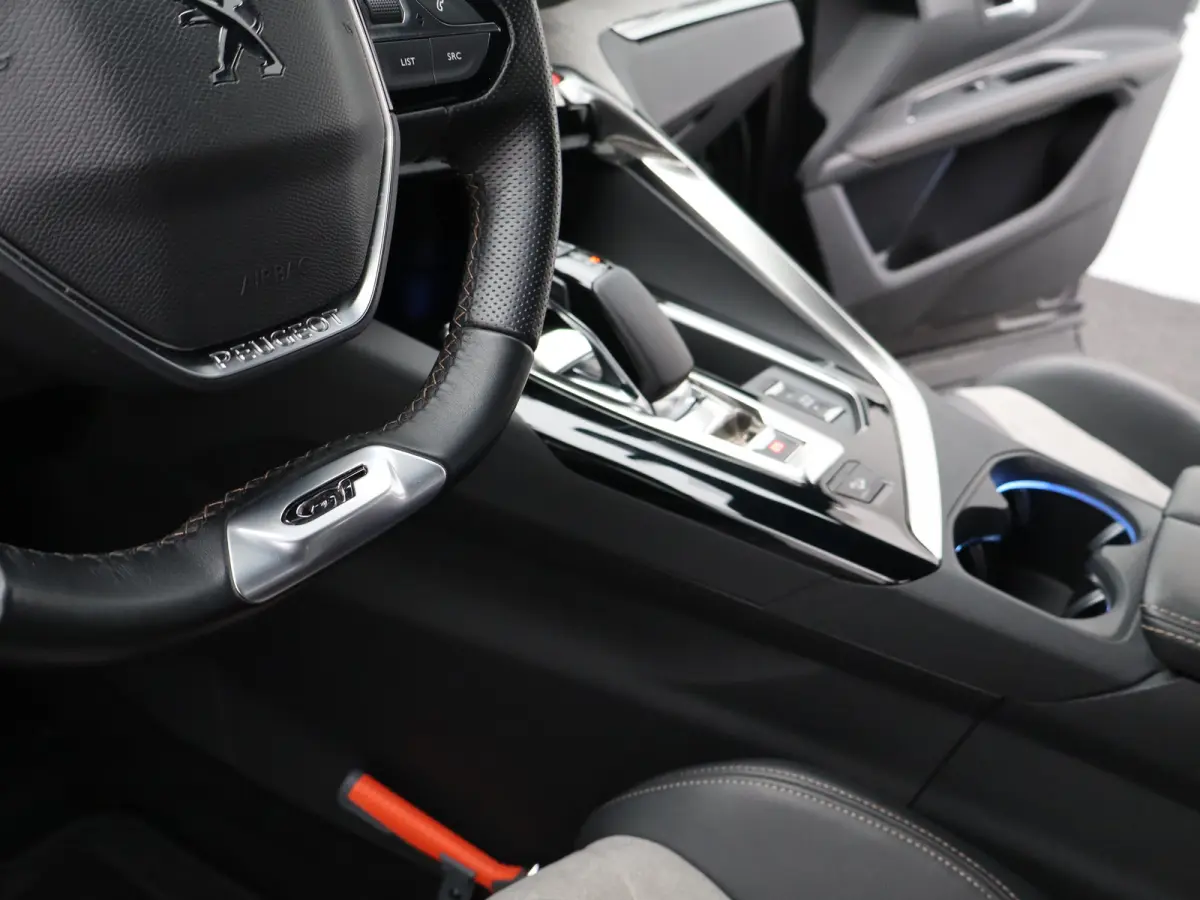 1.6 HYbrid4 300 GT Avantage | 4WD | Achteruitrijcamera | Dodehoekdetectie | Apple Carplay/Android Auto
