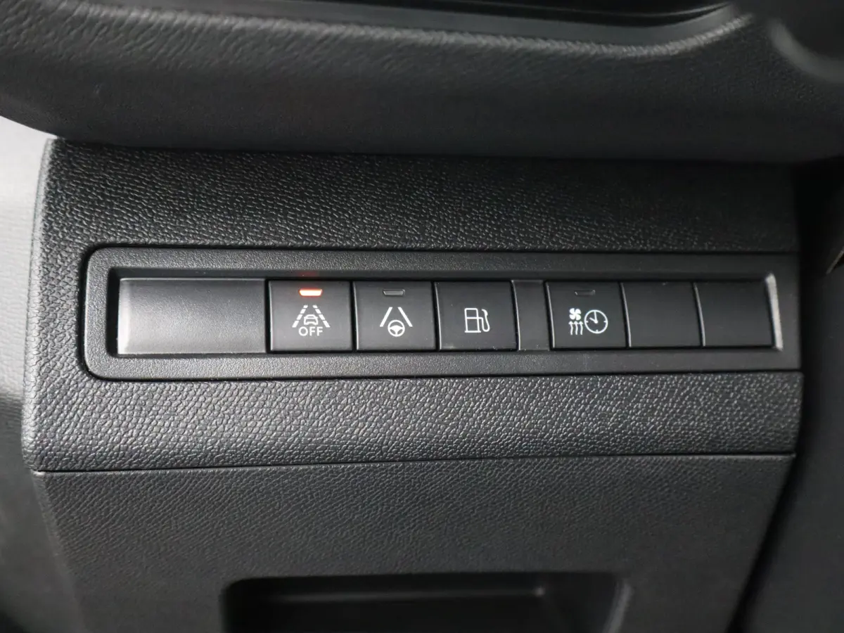 1.6 HYbrid4 300 GT Avantage | 4WD | Achteruitrijcamera | Dodehoekdetectie | Apple Carplay/Android Auto