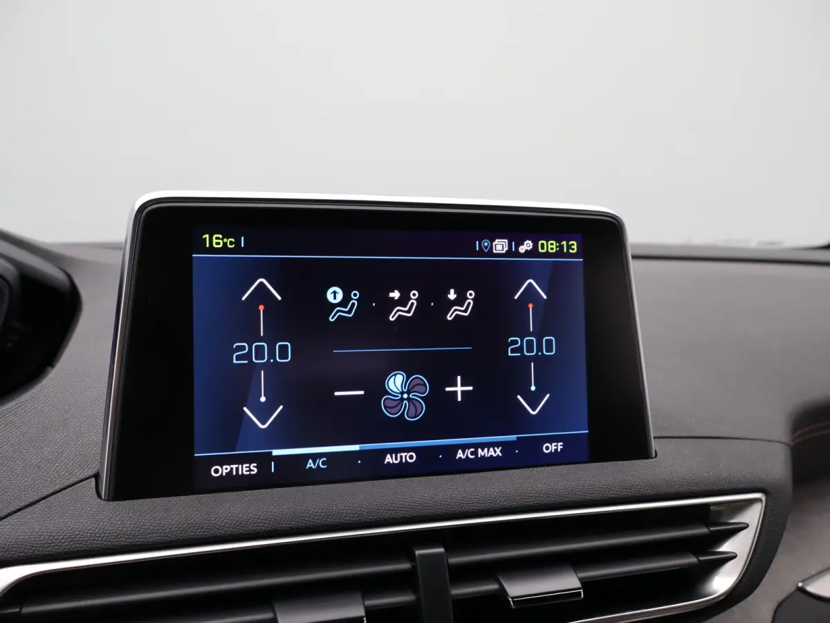 1.6 HYbrid4 300 GT Avantage | 4WD | Achteruitrijcamera | Dodehoekdetectie | Apple Carplay/Android Auto