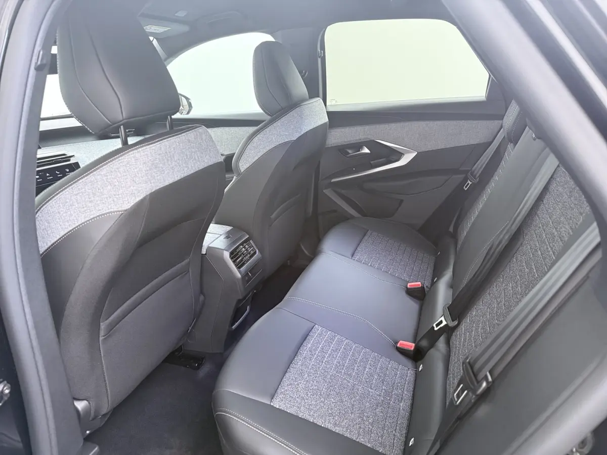 | Demo Deal | Allure Avantage 210 73 kWh | Cruise control adaptief met Stop&Go | Dodehoek detectie | Rondomzicht camera