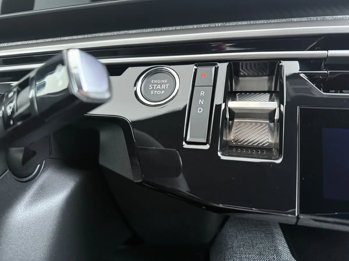 | Demo Deal | Allure Avantage 210 73 kWh | Cruise control adaptief met Stop&Go | Dodehoek detectie | Rondomzicht camera