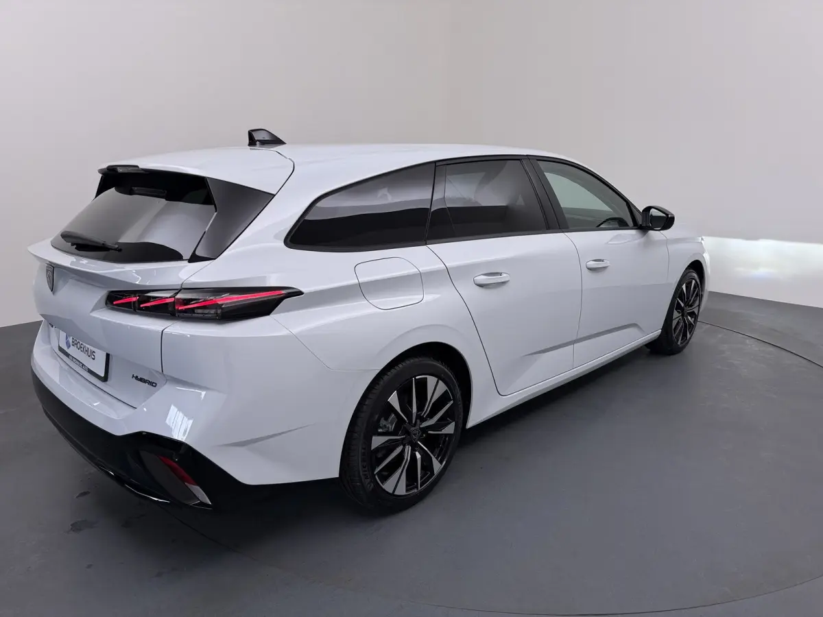 | Demo Deal | 1.2 Hybrid 145 e-DCS6 Allure | Cruise control adaptief met Stop&Go | Full-LED koplampen | Lichtmetalen velgen 17"