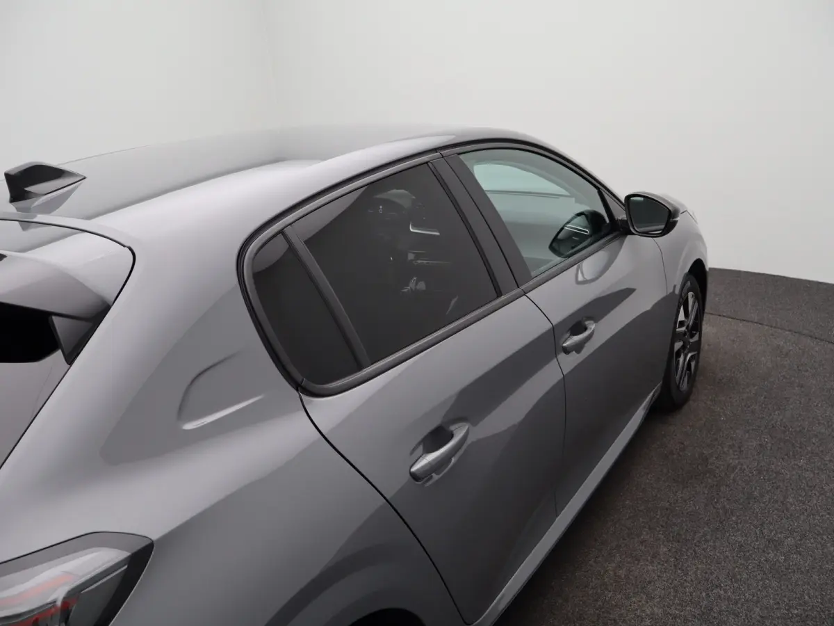 1.2 PureTech 100 Allure Cruise Control | Parkeersensoren Voor en Achter | Climate Control | Apple Carplay/Android Auto | Navigatie | 16" Lichtmetalen Velgen