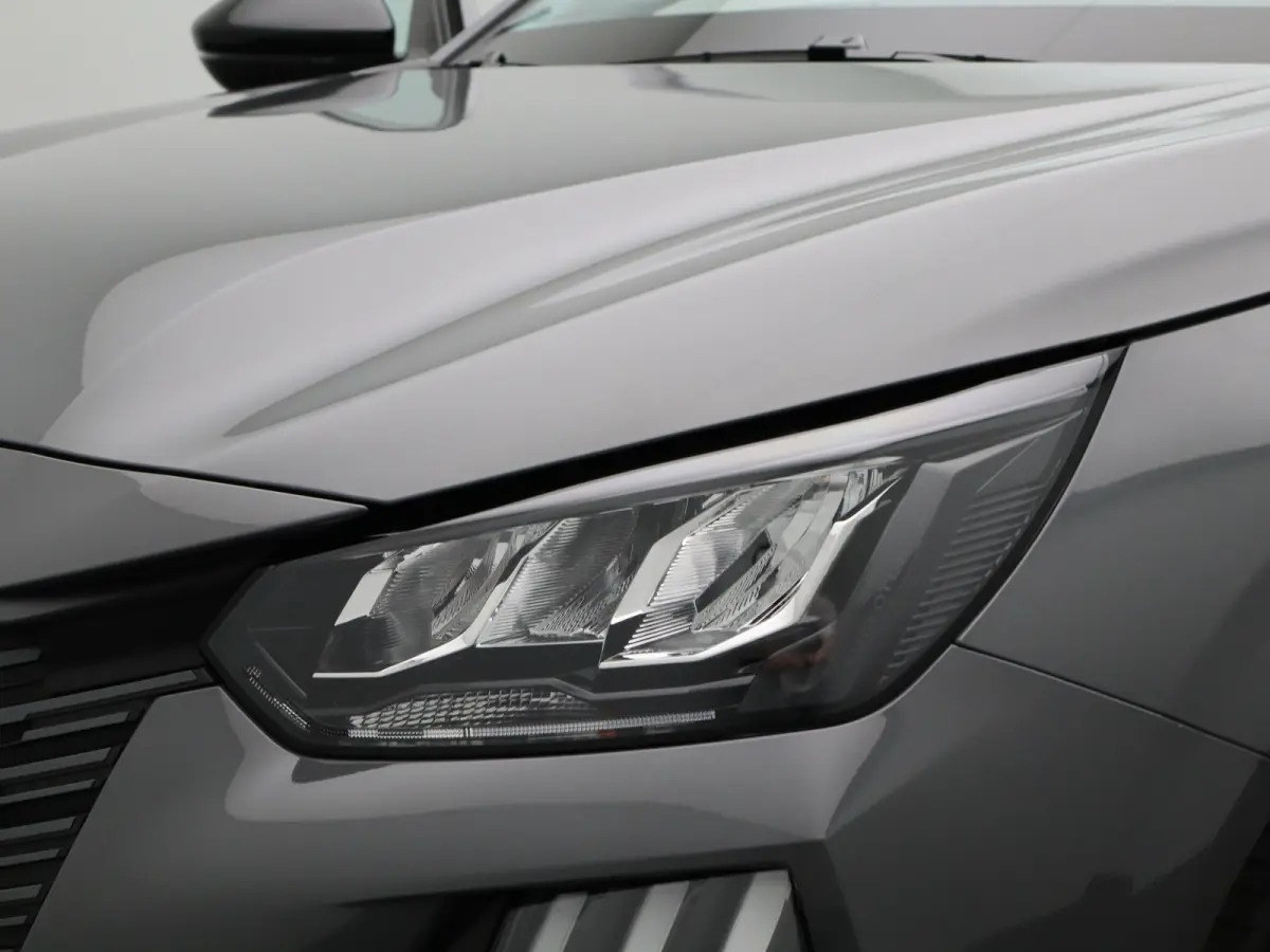 1.2 PureTech 100 Allure Cruise Control | Parkeersensoren Voor en Achter | Climate Control | Apple Carplay/Android Auto | Navigatie | 16" Lichtmetalen Velgen