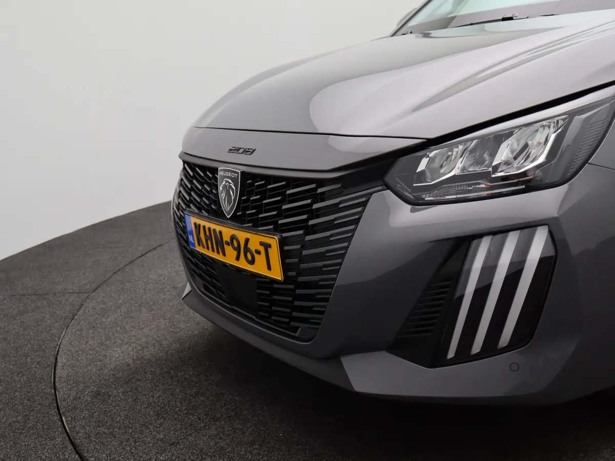 1.2 PureTech 100 Allure Cruise Control | Parkeersensoren Voor en Achter | Climate Control | Apple Carplay/Android Auto | Navigatie | 16" Lichtmetalen Velgen