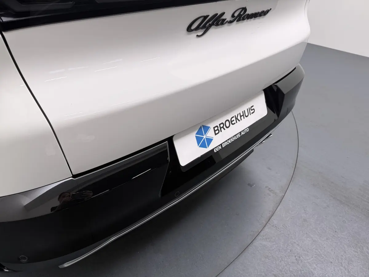 Ibrida 1.2 Sport Speciale | Achterlichten LED | Achteruitrijcamera met 180° Area view | Adaptive cruisecontrol (Adaptive Cruise Control)