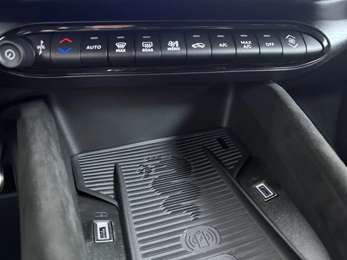Ibrida 1.2 Sport Speciale | Achterlichten LED | Achteruitrijcamera met 180° Area view | Adaptive cruisecontrol (Adaptive Cruise Control)