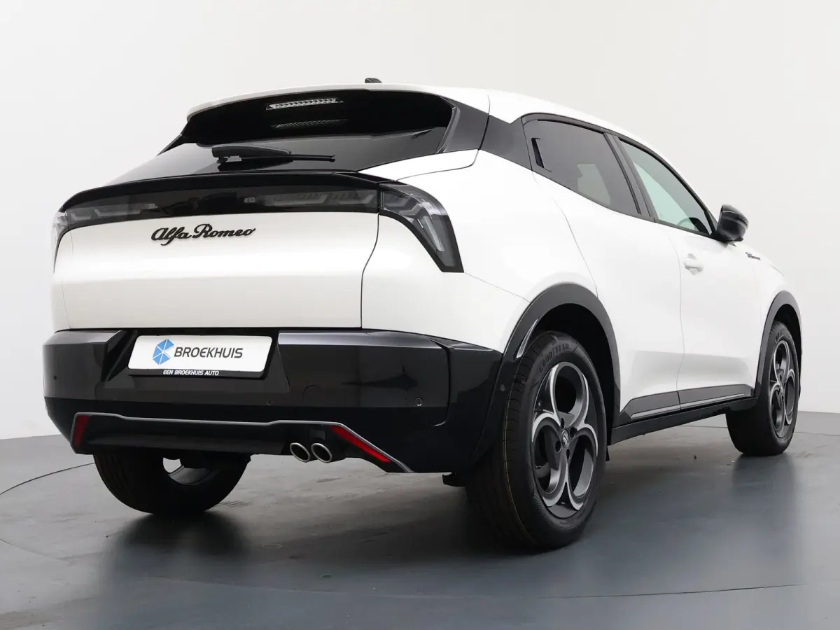 Ibrida 1.2 Sport Speciale | Achterlichten LED | Achteruitrijcamera met 180° Area view | Adaptive cruisecontrol (Adaptive Cruise Control)