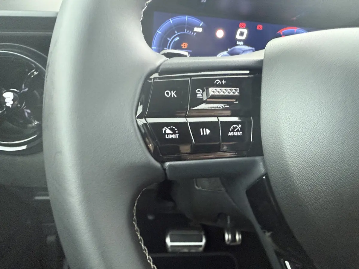 Ibrida 1.2 Sport Speciale | Achterlichten LED | Achteruitrijcamera met 180° Area view | Adaptive cruisecontrol (Adaptive Cruise Control)