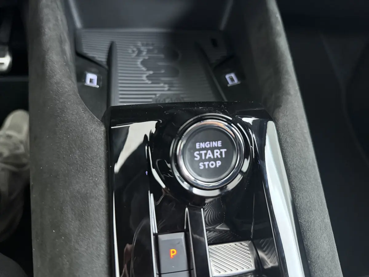Ibrida 1.2 Sport Speciale | Achterlichten LED | Achteruitrijcamera met 180° Area view | Adaptive cruisecontrol (Adaptive Cruise Control)