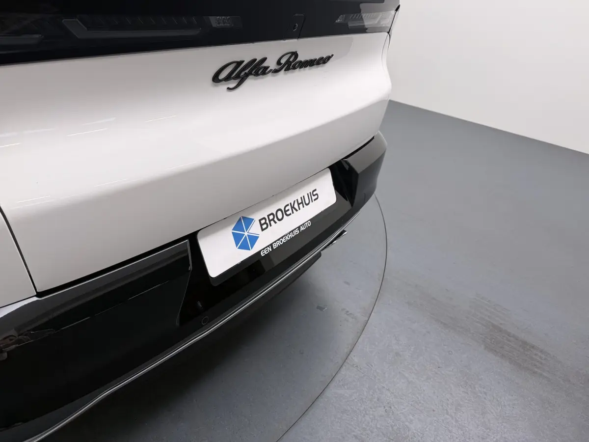 Ibrida 1.2 Sport Speciale | Achterlichten LED | Achteruitrijcamera met 180° Area view | Adaptive cruisecontrol (Adaptive Cruise Control)