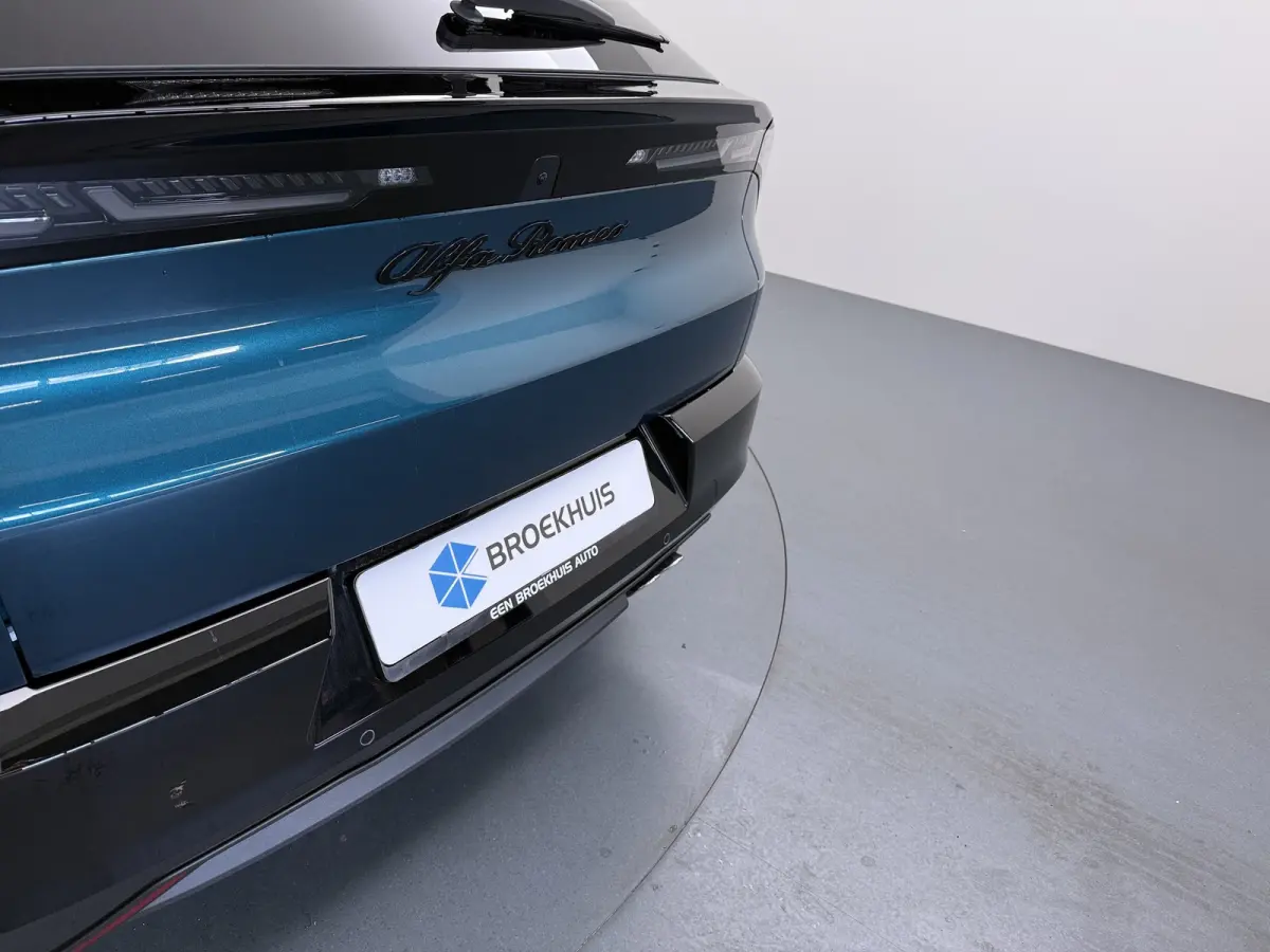 1.2 Turbo Hybrid Ibrida Ti | Achteruitrijcamera | Apple Carplay/Android Auto|telefoonintegratie premium | Armsteun voor