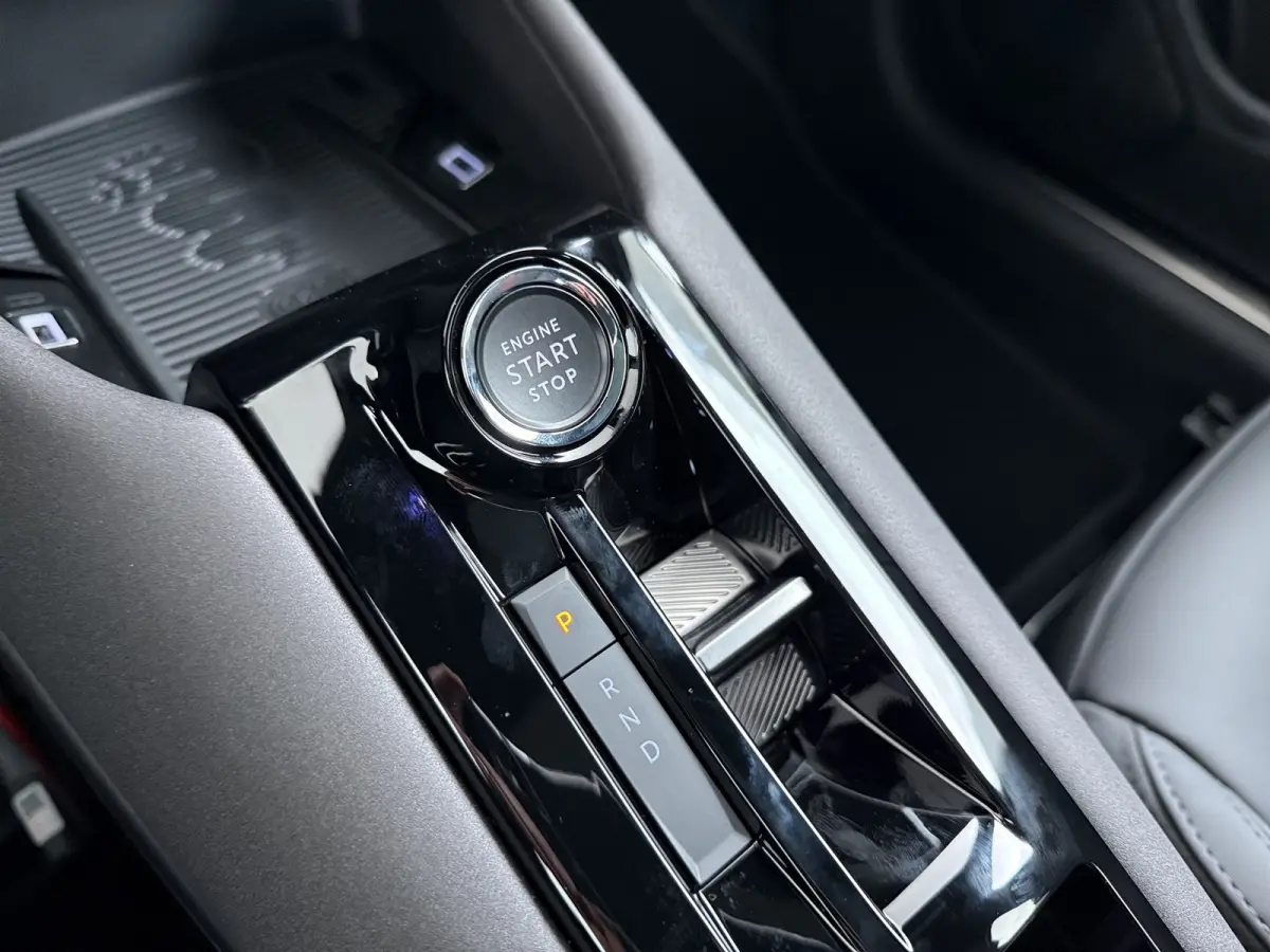 1.2 Turbo Hybrid Ibrida Ti | Achteruitrijcamera | Apple Carplay/Android Auto|telefoonintegratie premium | Armsteun voor
