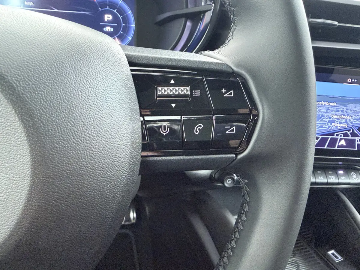 1.2 Turbo Hybrid Ibrida Ti | Achteruitrijcamera | Apple Carplay/Android Auto|telefoonintegratie premium | Armsteun voor