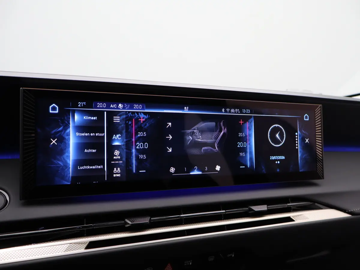 E-Tense Etoile 74 kWh | Nu in de showroom | Focal | leder | Stoel verw. + verkoeling | Massage | Panoramadak | 8 jaar garantie |