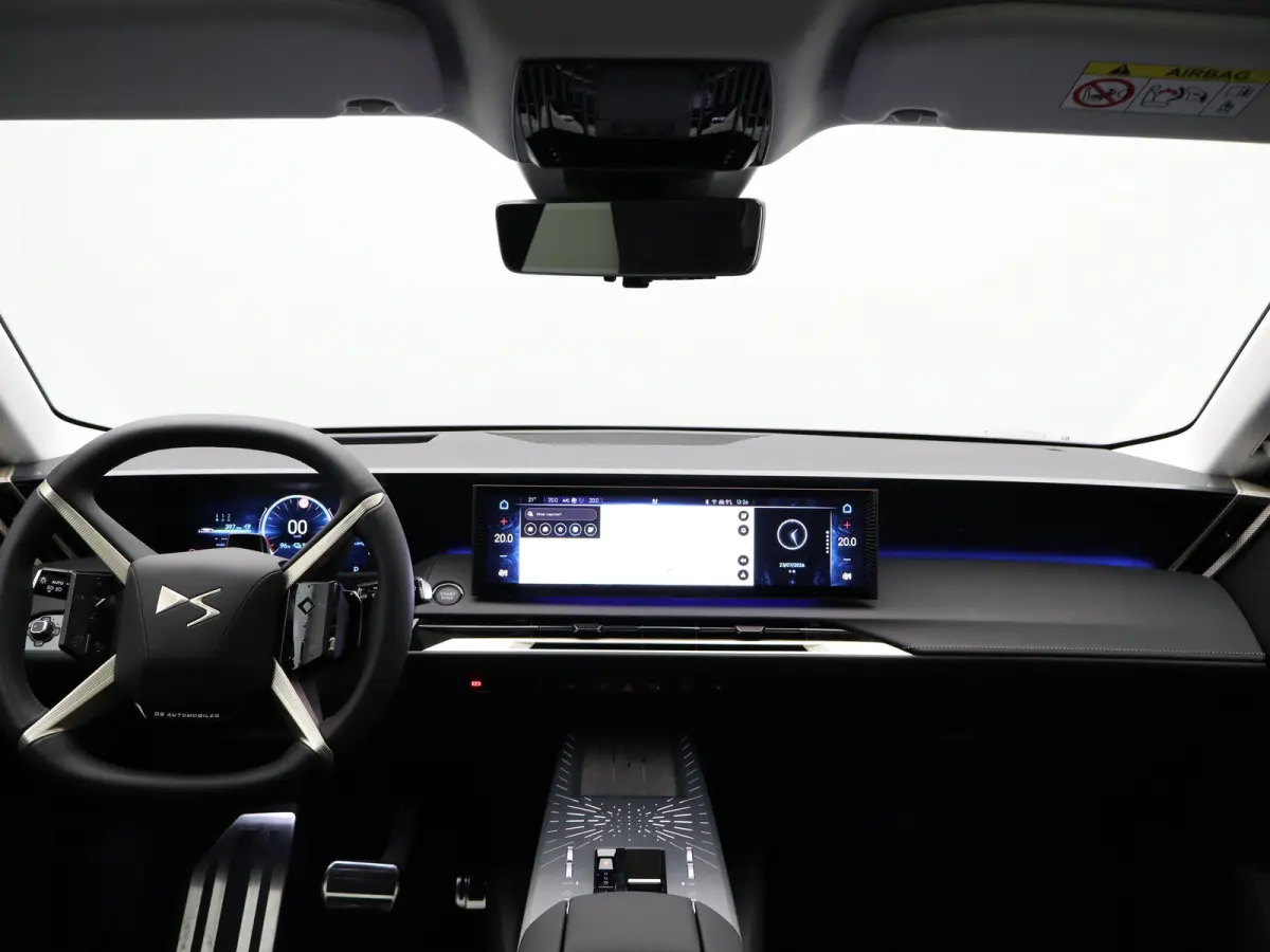 E-Tense Etoile 74 kWh | Nu in de showroom | Focal | leder | Stoel verw. + verkoeling | Massage | Panoramadak | 8 jaar garantie |