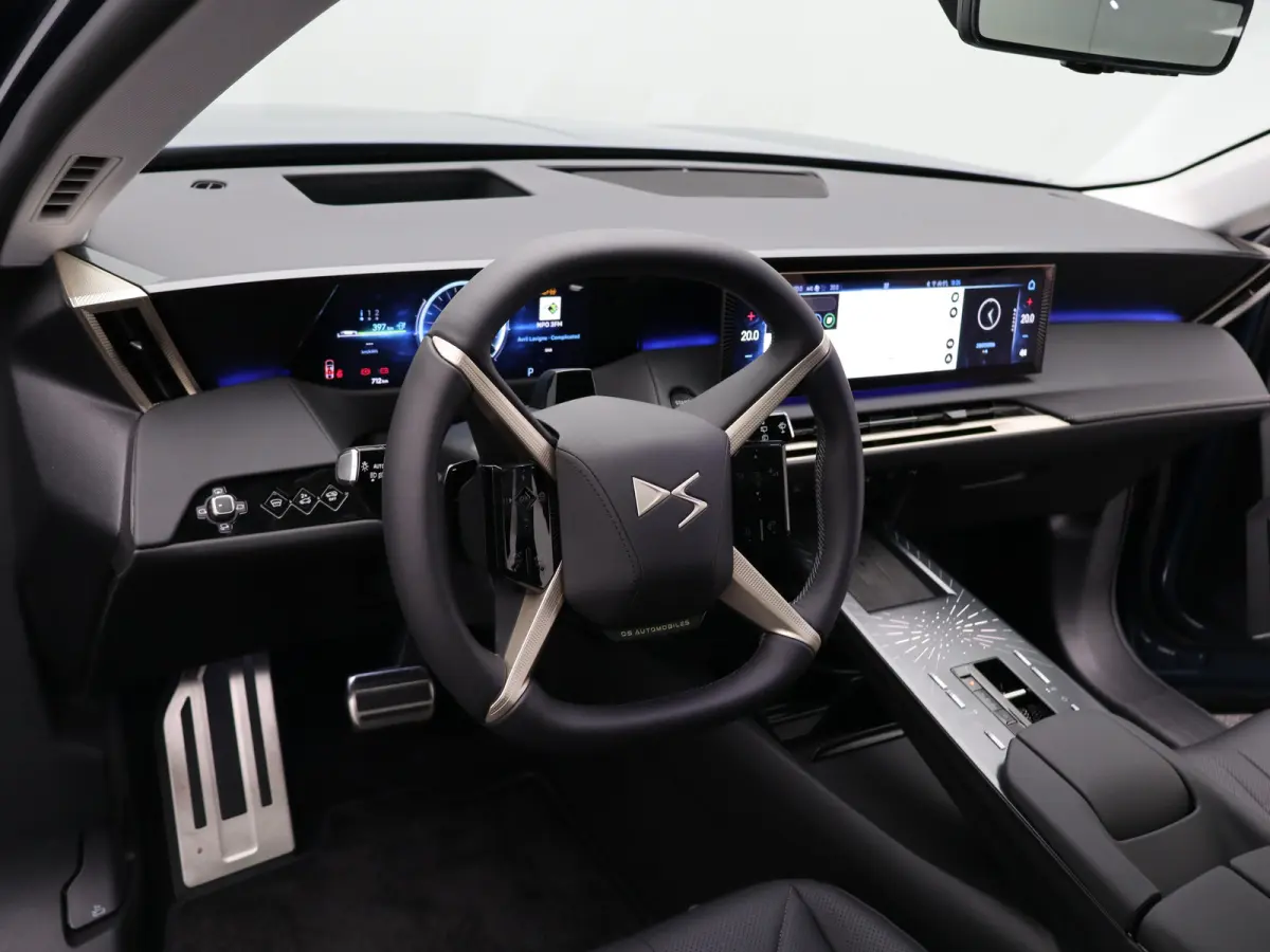 E-Tense Etoile 74 kWh | Nu in de showroom | Focal | leder | Stoel verw. + verkoeling | Massage | Panoramadak | 8 jaar garantie |