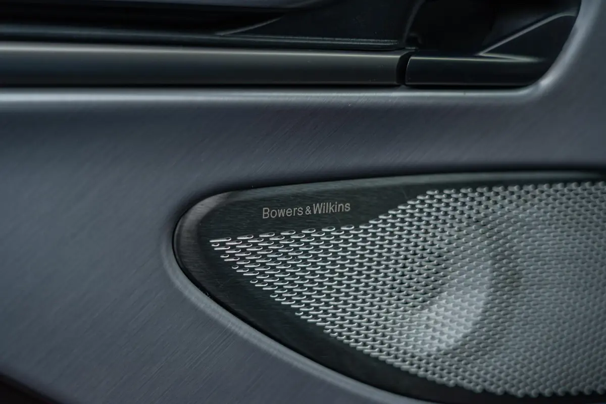 | QUICKSILVER TITANIUM UITLAAT | 16-WAY SEATS | BOWERS & WILKINS | BLACK PACK | 360 | KERAMISCH | MEMORY | FULL XPELL