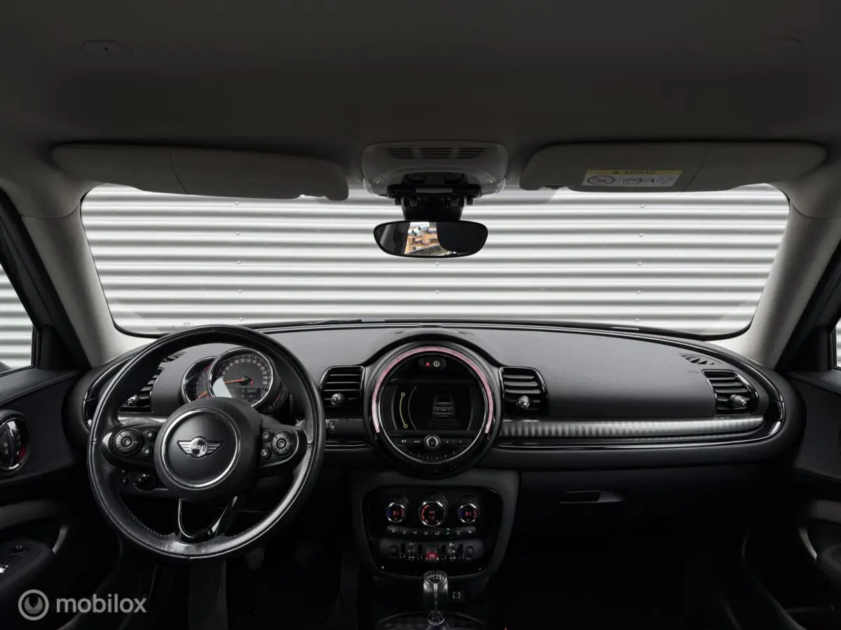 1.5 One Chili Business Plus | Adap Cruise | Keyless entry | LED | Navi | Stoelverw | Parkeersensor | Verw voorruit |