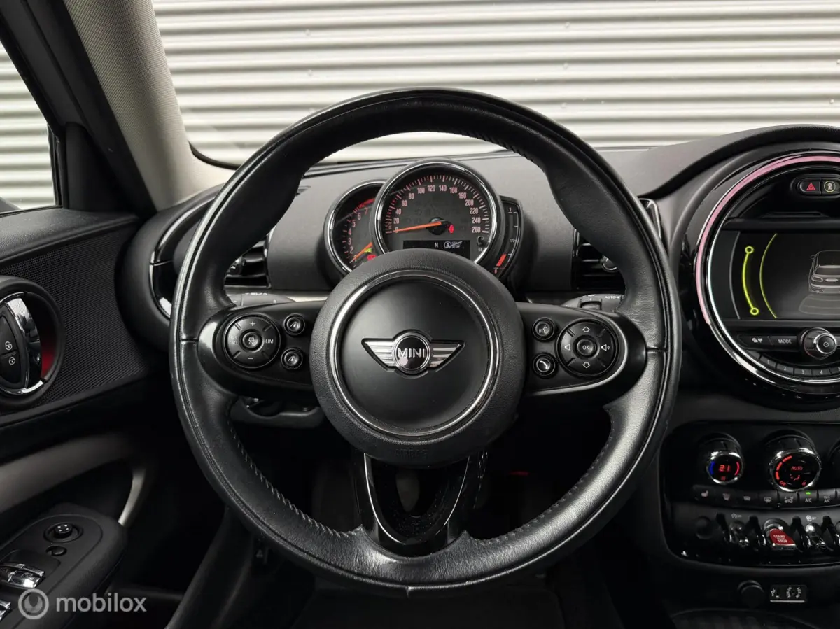 1.5 One Chili Business Plus | Adap Cruise | Keyless entry | LED | Navi | Stoelverw | Parkeersensor | Verw voorruit |