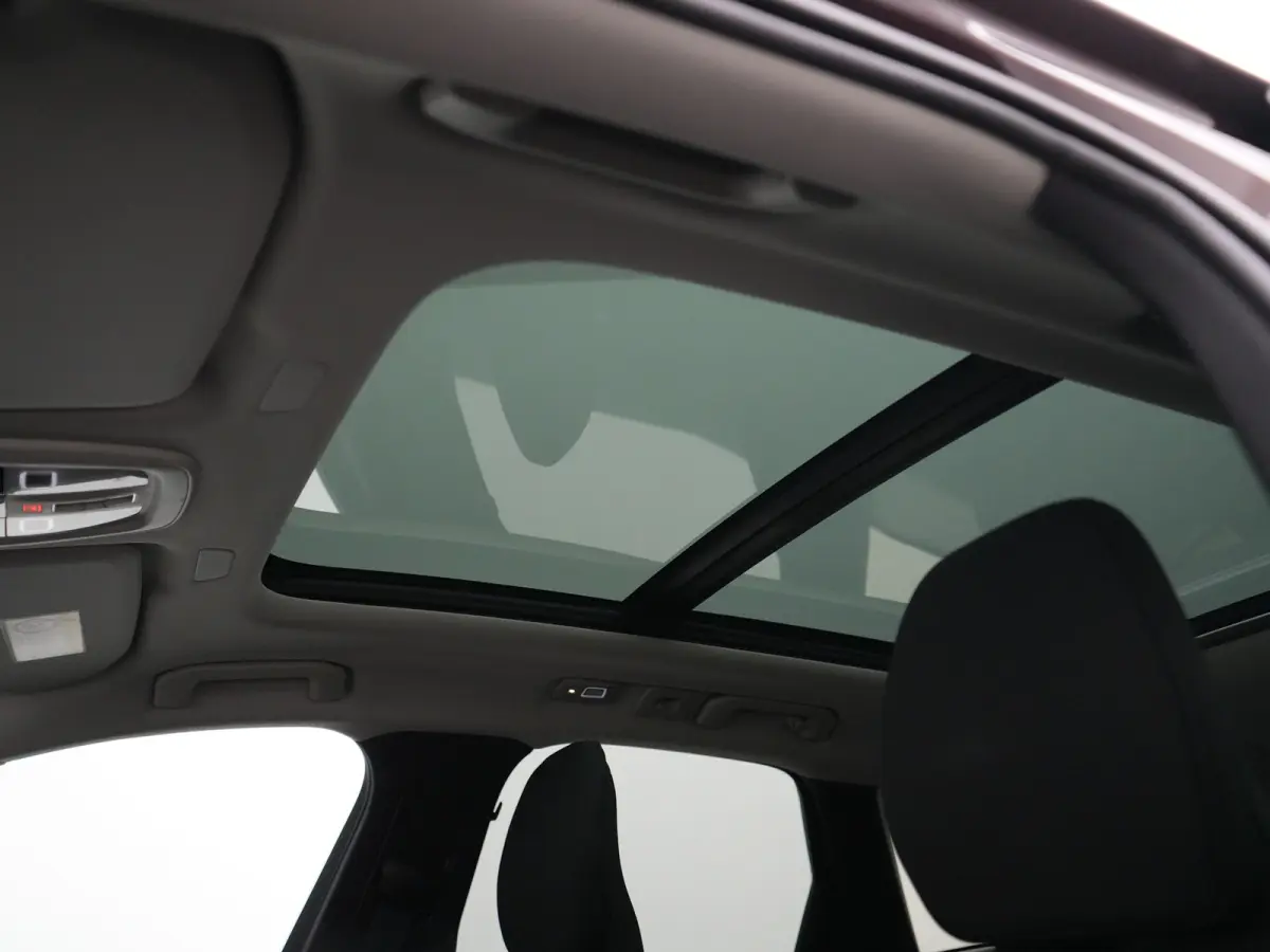 T6 Recharge AWD Ultra Dark | Luchtvering | Head-Up | Harman/Kardon | 360° | Panoramadak | All Seasons | Trekhaak