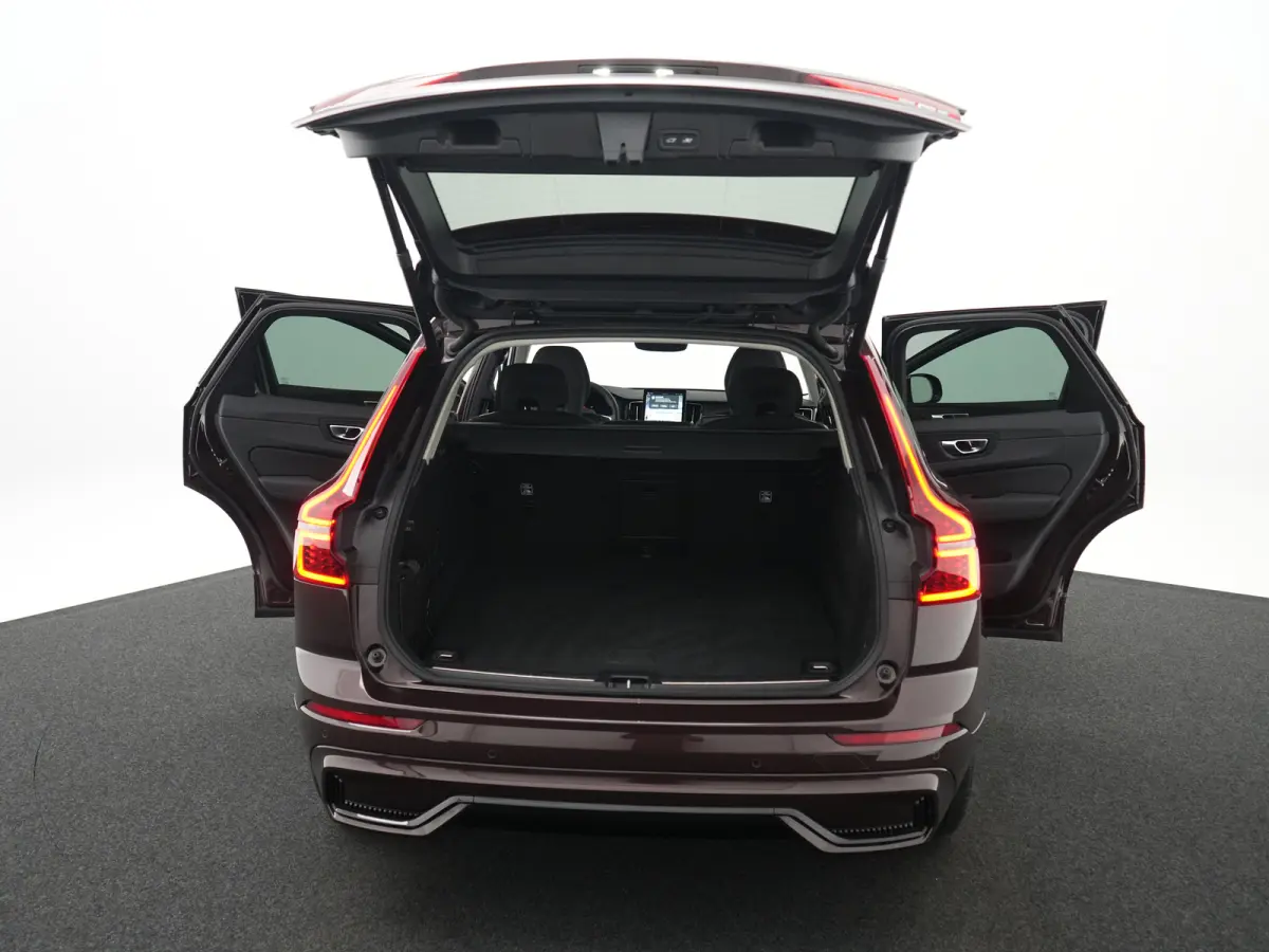 T6 Recharge AWD Ultra Dark | Luchtvering | Head-Up | Harman/Kardon | 360° | Panoramadak | All Seasons | Trekhaak