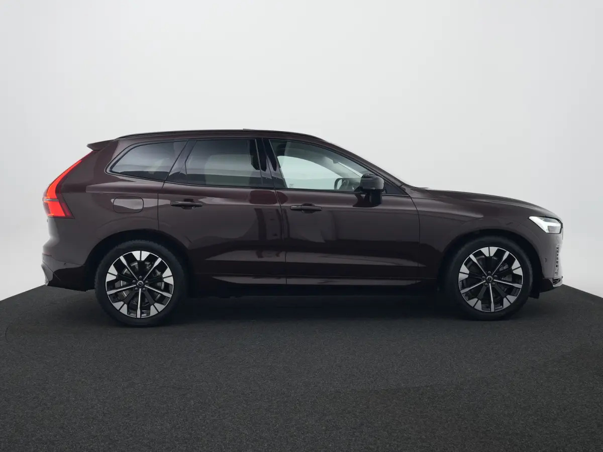 T6 Recharge AWD Ultra Dark | Luchtvering | Head-Up | Harman/Kardon | 360° | Panoramadak | All Seasons | Trekhaak