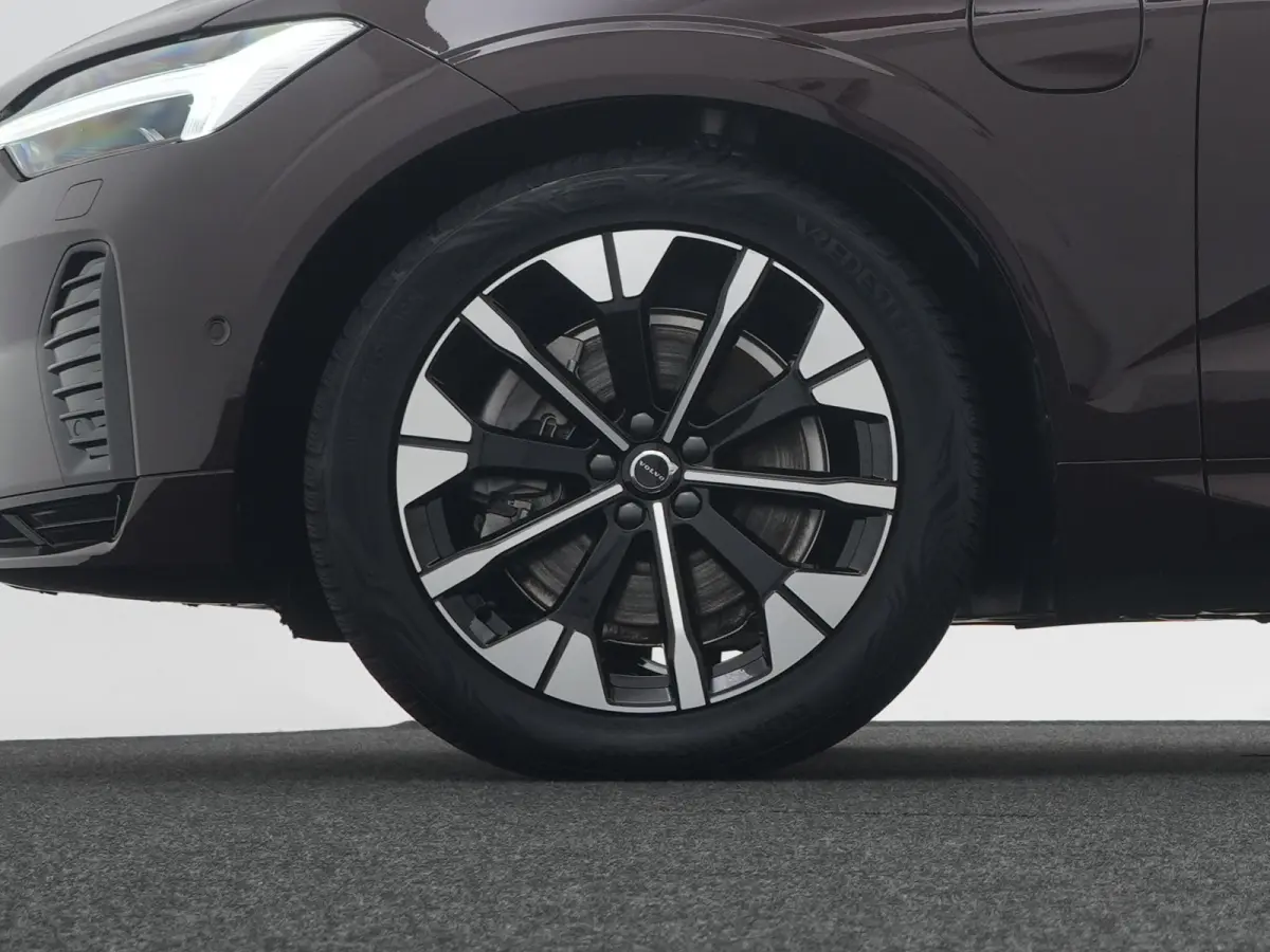 T6 Recharge AWD Ultra Dark | Luchtvering | Head-Up | Harman/Kardon | 360° | Panoramadak | All Seasons | Trekhaak