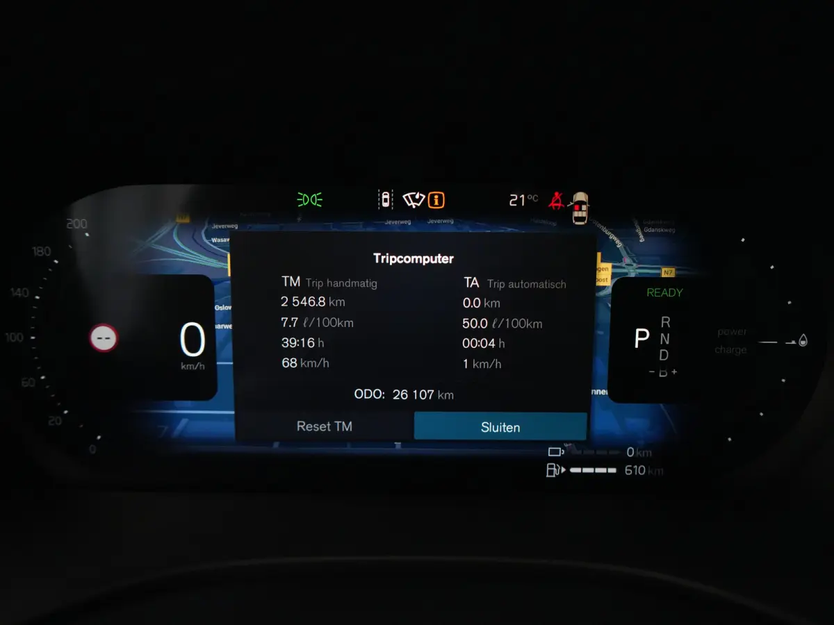 T6 Recharge AWD Ultra Dark | Luchtvering | Head-Up | Harman/Kardon | 360° | Panoramadak | All Seasons | Trekhaak