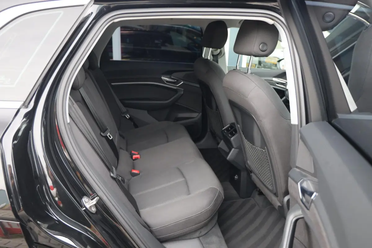 e-tron 50 quattro Launch edition 71 kWh|Trekhaak|SOH 93%|Zwart LMV|Navi|Clima|Cruise|Virtiual Display