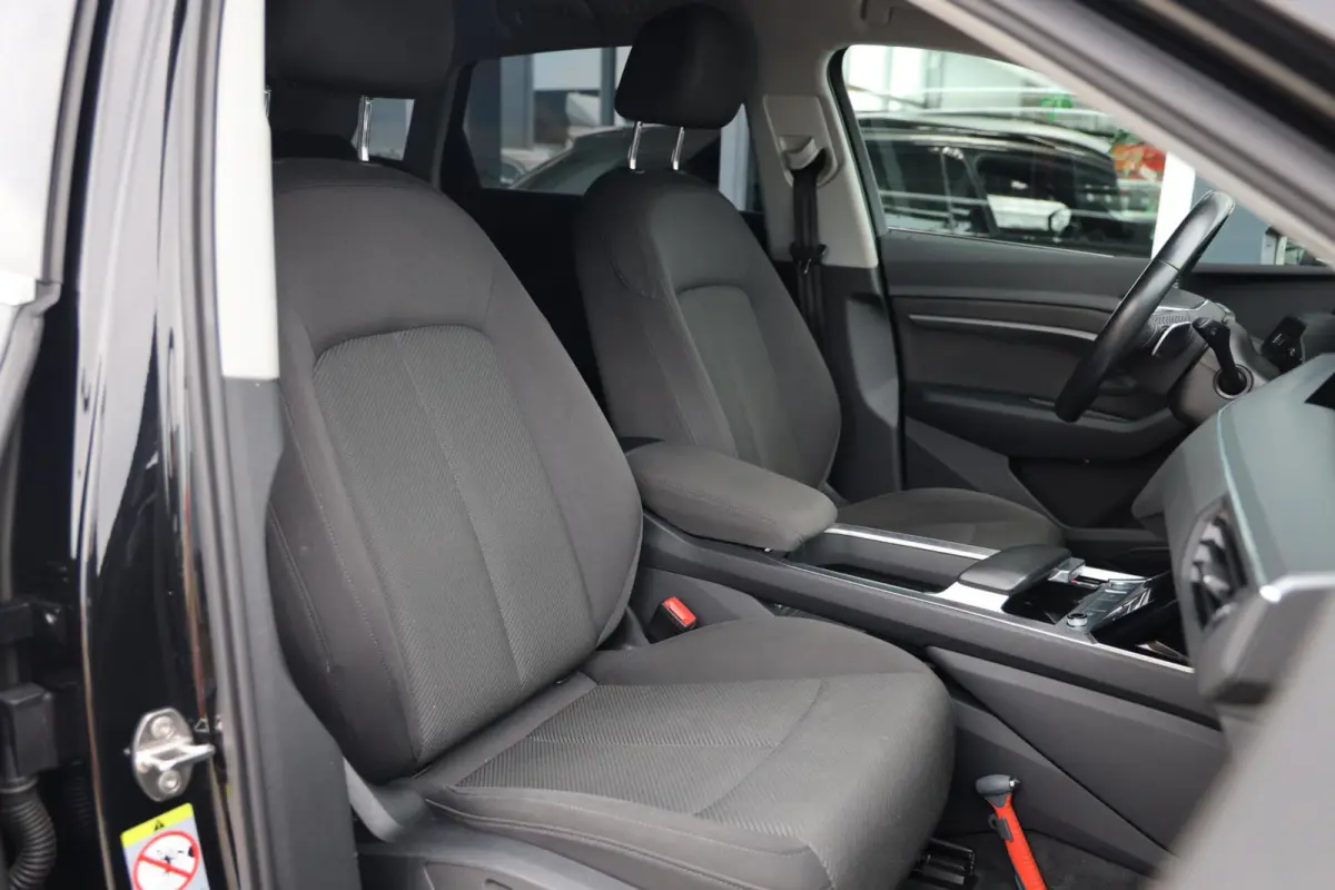 e-tron 50 quattro Launch edition 71 kWh|Trekhaak|SOH 93%|Zwart LMV|Navi|Clima|Cruise|Virtiual Display