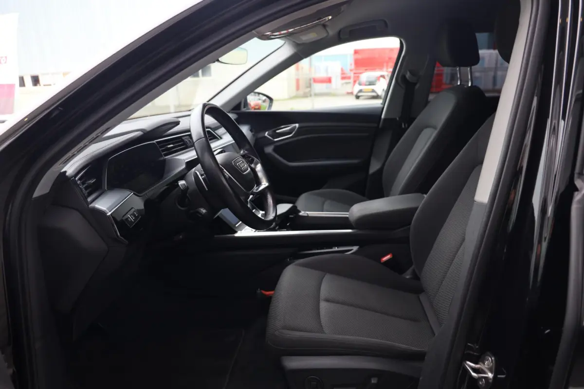 e-tron 50 quattro Launch edition 71 kWh|Trekhaak|SOH 93%|Zwart LMV|Navi|Clima|Cruise|Virtiual Display