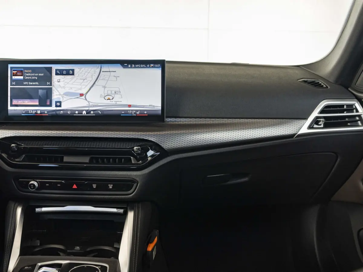 420i | M Sportpakket Pro | Comfort Access | 19 inch | HIFI | M Sportonderstel | Stuurwielrand verwarmd | Achteruitrijcamera