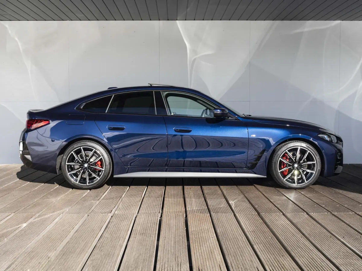 420i | M Sportpakket Pro | Comfort Access | 19 inch | HIFI | M Sportonderstel | Stuurwielrand verwarmd | Achteruitrijcamera