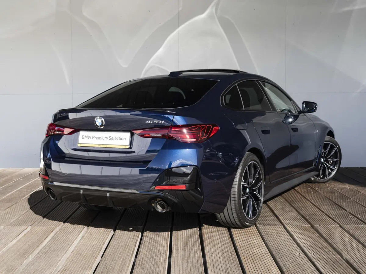 420i | M Sportpakket Pro | Comfort Access | 19 inch | HIFI | M Sportonderstel | Stuurwielrand verwarmd | Achteruitrijcamera