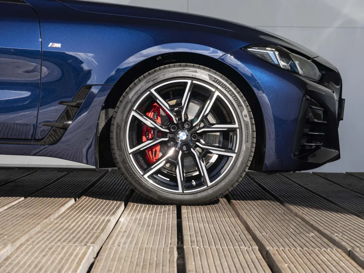 420i | M Sportpakket Pro | Comfort Access | 19 inch | HIFI | M Sportonderstel | Stuurwielrand verwarmd | Achteruitrijcamera