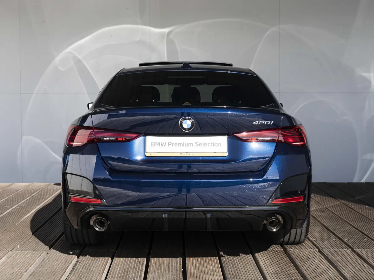 420i | M Sportpakket Pro | Comfort Access | 19 inch | HIFI | M Sportonderstel | Stuurwielrand verwarmd | Achteruitrijcamera